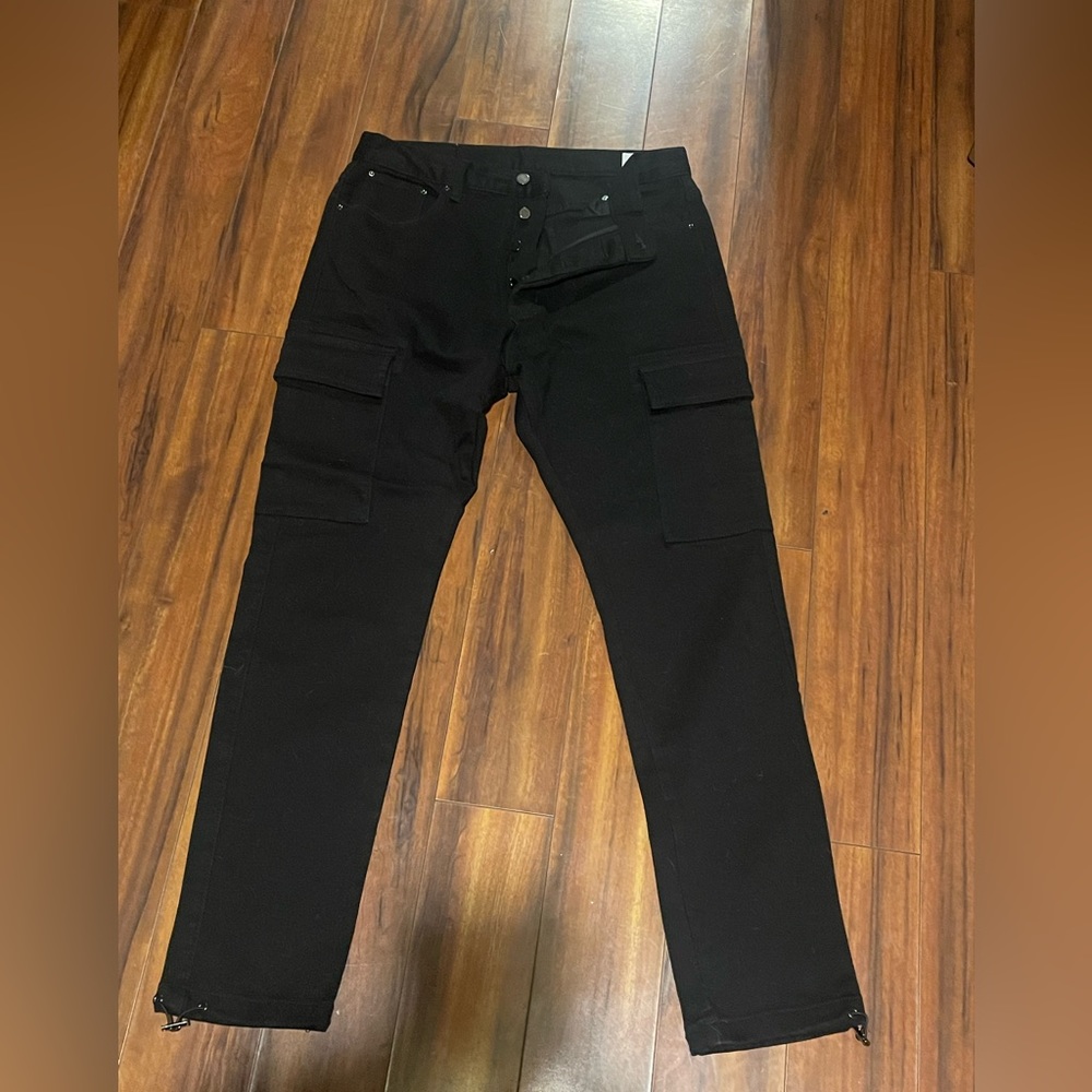 MNML Cargo Pants
